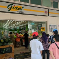 Photo taken at GIANT Super by Cheen T. on 7/20/2020