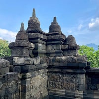 Das Foto wurde bei Borobudur Tempel von Cheen T. am 4/28/2024 aufgenommen