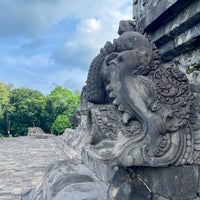 Photo taken at Borobudur Temple by Cheen T. on 4/28/2024