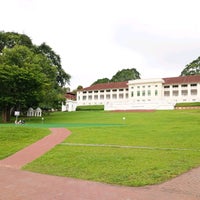 Photo taken at Fort Canning Green by Cheen T. on 9/6/2020
