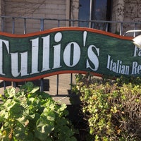 รูปภาพถ่ายที่ Tullio&amp;#39;s Italian Restaurant โดย Kevin W. เมื่อ 1/20/2015