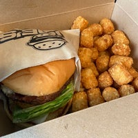 Photo taken at Joe&amp;#39;s Burgers by Bill W. on 4/28/2022