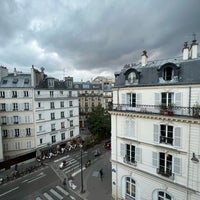 Снимок сделан в Hôtel Libertel Montmartre Opéra (Duperré) пользователем Bill W. 9/16/2022