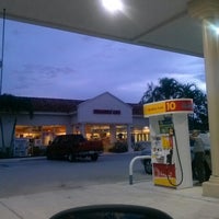 รูปภาพถ่ายที่ Shell โดย Shell S. เมื่อ 9/28/2012
