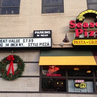 Foto scattata a Seasons Pizza Towson da Mathew K. il 12/15/2012