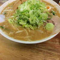 Photo taken at こってりらーめん なりたけ 千葉店 by も り. on 8/17/2015