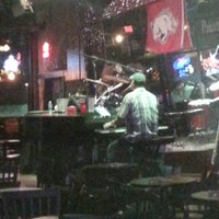 11/21/2012 tarihinde Roy A.ziyaretçi tarafından Willy D&amp;#39;s Rock &amp;amp; Roll Piano Bar'de çekilen fotoğraf