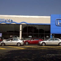 Photo taken at Hillside Honda by Ba¡lعyڪ® on 9/27/2012