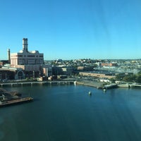 Foto tomada en Boston Black Falcon Cruise Terminal  por Lori-Jo S. el 9/25/2019