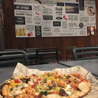 Foto tirada no(a) Pieology Pizzeria por Brian C. em 10/23/2017