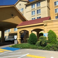 Photo taken at La Quinta Inn &amp;amp; Suites DFW Airport South / Irving by Brian C. on 6/12/2020