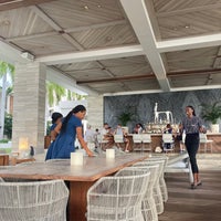 Photo taken at Four Seasons Resort and Residences Anguilla by Javier O. on 8/11/2022