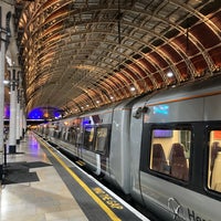 Photo taken at Platform 6 (Heathrow Express) by Javier O. on 11/9/2022