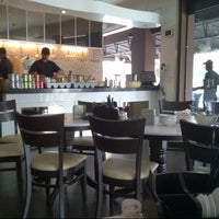 Das Foto wurde bei De Asian Cafe von missy_a_n am 10/17/2012 aufgenommen