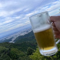 Photo taken at Mt. Takao Beer Mount by Rei I. on 9/2/2023