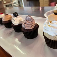 Photo taken at Dolce Cupcakery by Samuel S. on 9/2/2022