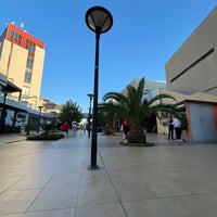 Foto tirada no(a) Mandarin Mall por Anton V. em 9/3/2021