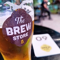 Photo taken at The Brew Store by Ádamo R. on 8/18/2022