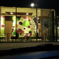 Das Foto wurde bei McDonald&#39;s von Yulia am 9/23/2012 aufgenommen