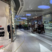 11/27/2022 tarihinde Giovanni M.ziyaretçi tarafından Centro Commerciale La Cartiera'de çekilen fotoğraf