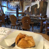 12/22/2017 tarihinde laura c.ziyaretçi tarafından Bar Pasticceria Marlene - Tee e Cafè stube'de çekilen fotoğraf