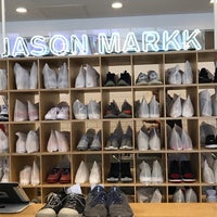 7/23/2017 tarihinde jacquline l.ziyaretçi tarafından Jason Markk Flagship Store'de çekilen fotoğraf