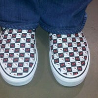 vans store 2nd street long beach