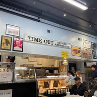 รูปภาพถ่ายที่ Time-Out Restaurant โดย Hamid A. เมื่อ 3/26/2022