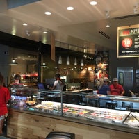 Foto scattata a Mod Pizza da Hamid A. il 6/25/2018