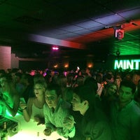 Das Foto wurde bei Mint Lounge von Adam C. am 9/11/2014 aufgenommen