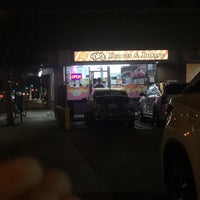 10/6/2021에 Yenny Z.님이 DK&amp;#39;s Donuts and Bakery에서 찍은 사진