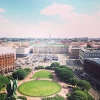 Foto tomada en Plaza de San Isaac  por Алинка А. el 7/2/2013