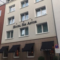Photo taken at Sir And Lady Astor Hotel Dusseldorf by Maarten d. on 8/23/2017
