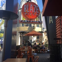 Photo taken at Blaze Pizza by Arthur C. on 6/26/2017