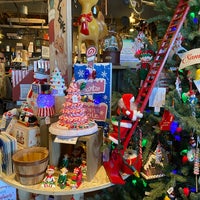 Photo taken at Cracker Barrel Old Country Store by Arthur C. on 10/20/2020