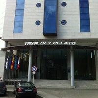 Photo taken at Hotel Zentral Rey Pelayo Gijón by Daniel on 5/11/2014
