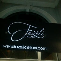 รูปภาพถ่ายที่ Fazeli Cellars โดย Mike G. เมื่อ 12/23/2012