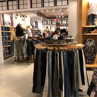 american eagle montgomery mall