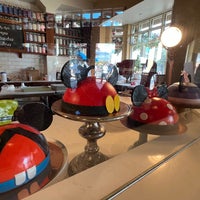 Photo taken at Amorette&amp;#39;s Patisserie by Mary H. on 11/11/2023
