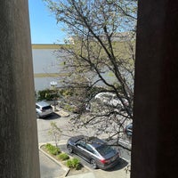 Photo taken at Embassy Suites by Hilton by Rod B. on 4/9/2022