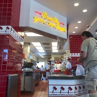 Photo taken at In-N-Out Burger by Anna K. on 10/17/2018