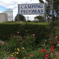 รูปภาพถ่ายที่ Camping Pegomas โดย Sophie A. เมื่อ 5/21/2013