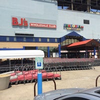 Photo taken at BJ&amp;#39;s Wholesale Club by Chef C. on 7/18/2014