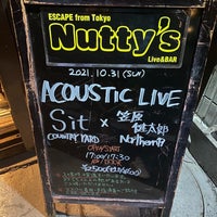 Photo taken at Live &amp;amp; BAR Nutty&amp;#39;s by HN 0. on 10/31/2021