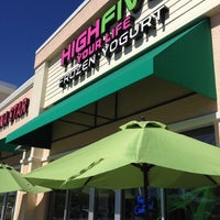 Das Foto wurde bei High Five Frozen Yogurt von Audrey M. am 10/21/2012 aufgenommen