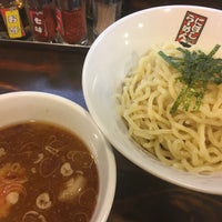 Photo taken at 煮干しらーめん 玉五郎 東京新宿店 by iR̨ on 8/9/2017