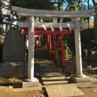 Photo taken at 甲賀稲荷神社 by iR̨ on 12/11/2016