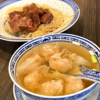 Photo taken at Mak&amp;#39;s Noodle by gerard t. on 4/11/2019