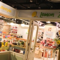 Photo taken at Lemon Zest Culinary Lifestyle Store by gerard t. on 11/4/2013