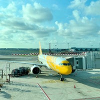 Photo taken at Scoot Airlines TR426 SIN-PEN by gerard t. on 6/20/2023